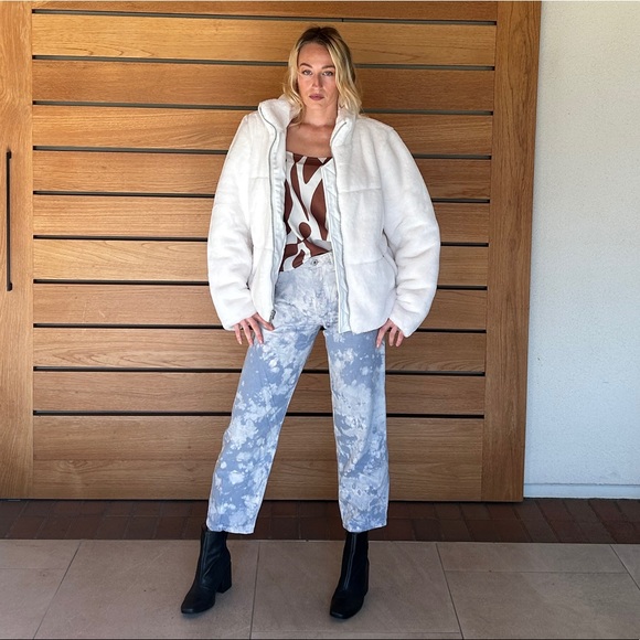 ✨Levi’s✨ White Softest (Faux) Fur Winter ❄️ Coat - Picture 4 of 14